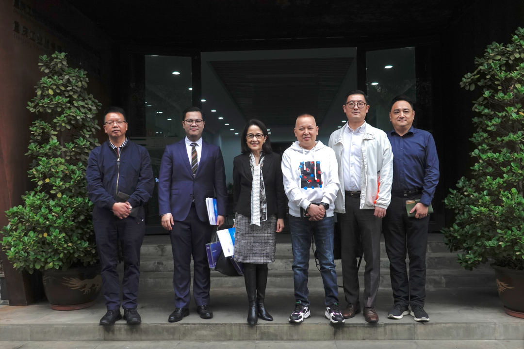 菲律宾驻重庆总领事馆总领事玛友一行莅临深盟科技参观交流